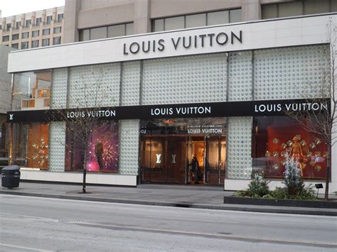 louis vuitton non è nei outlet|outlet stores in louis vuitton.